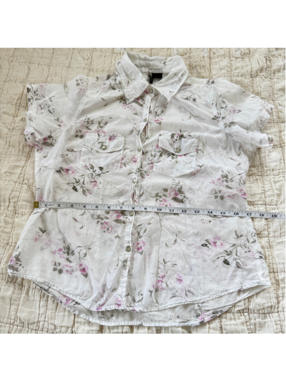 Passport • vintage cotton floral button up w/ iridescent snap buttons • Size: M - Picture 7 of 9